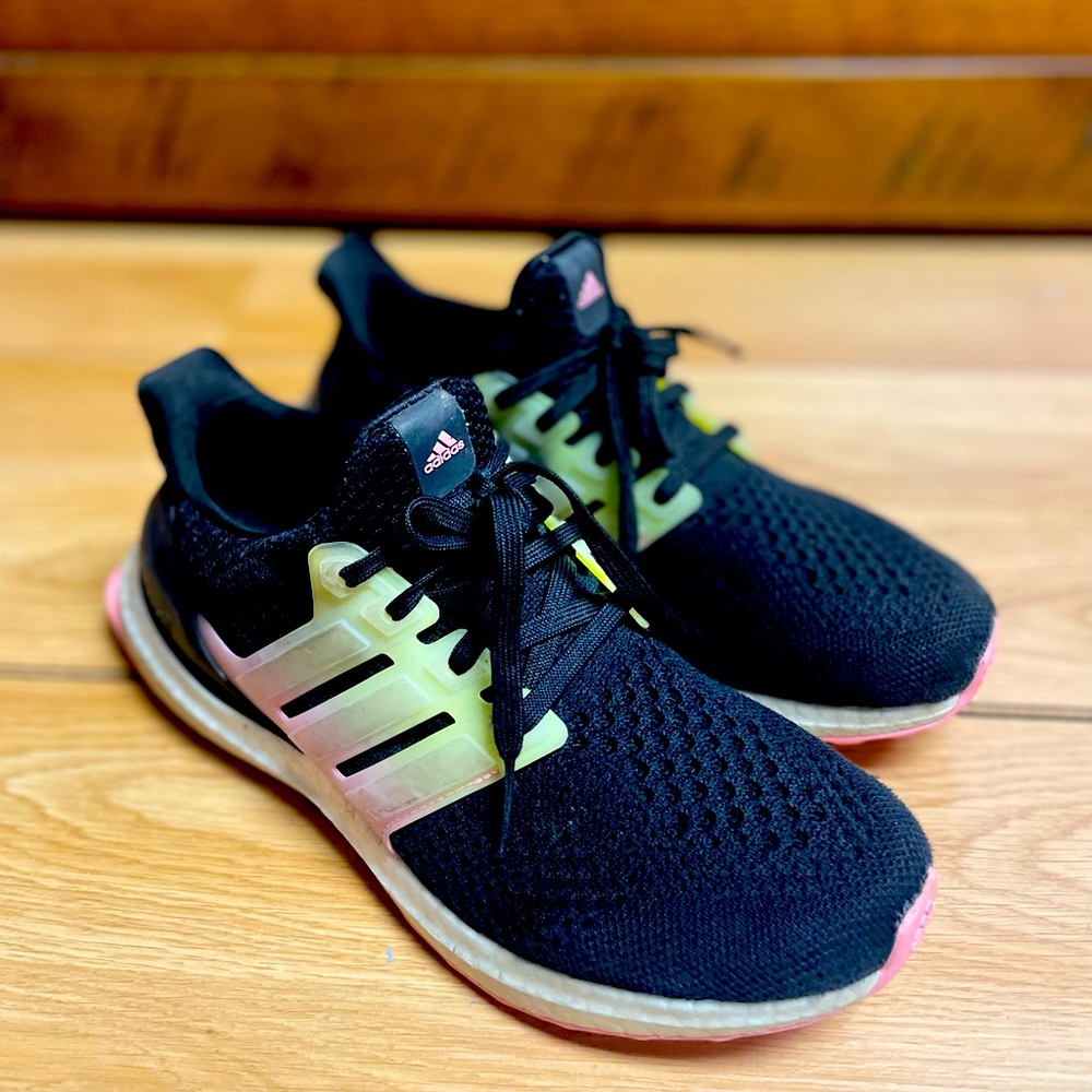 Adidas Ultraboost 5.0 DNA running shoe size 7.5